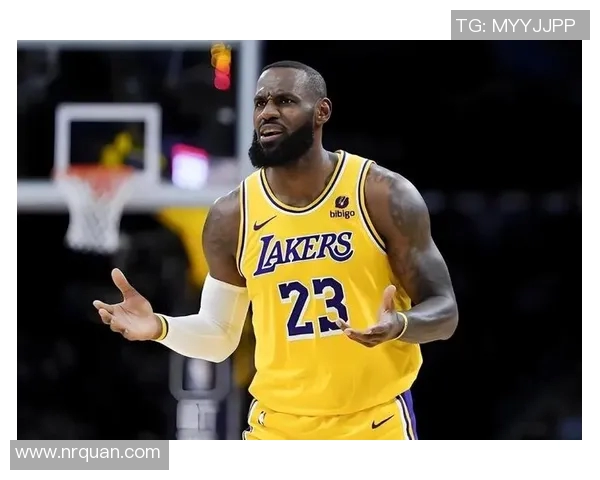 詹姆斯在比赛中创造了新纪录,成为历史得分榜前十的最年轻球员